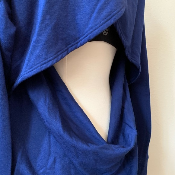 Beyond Yoga Open Back Crew Neck Sweatshirt - Picture 2 of 4